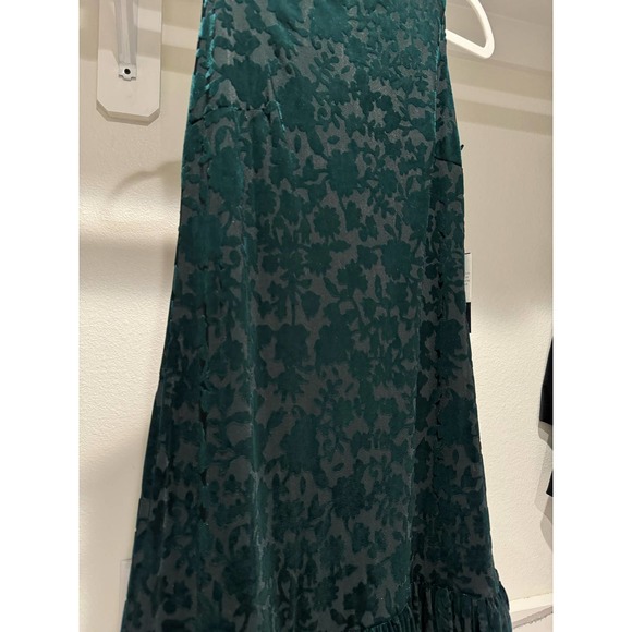 NWT Tommy Hilfiger Velvet Green Holiday Dress Size 4‎ Ruffle - Picture 4 of 8